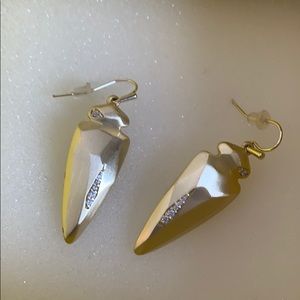 Kendra Scott gold arrow earrings